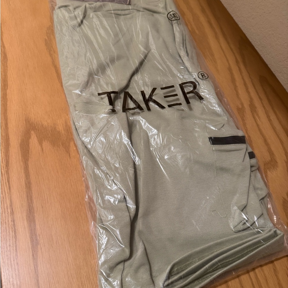 Men's Olive Shorts Pockets on both sides